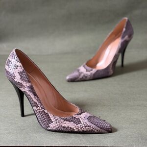 Stuart Weitzman Power Snakeskin Patterned Heels - Black and Gray 12W